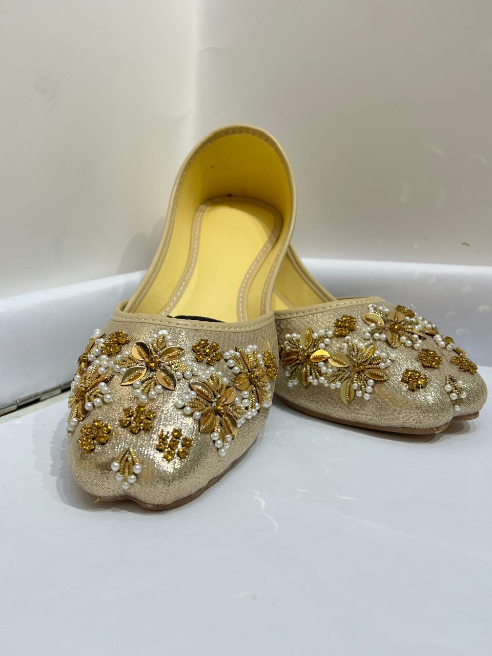 Paded 16 Gold